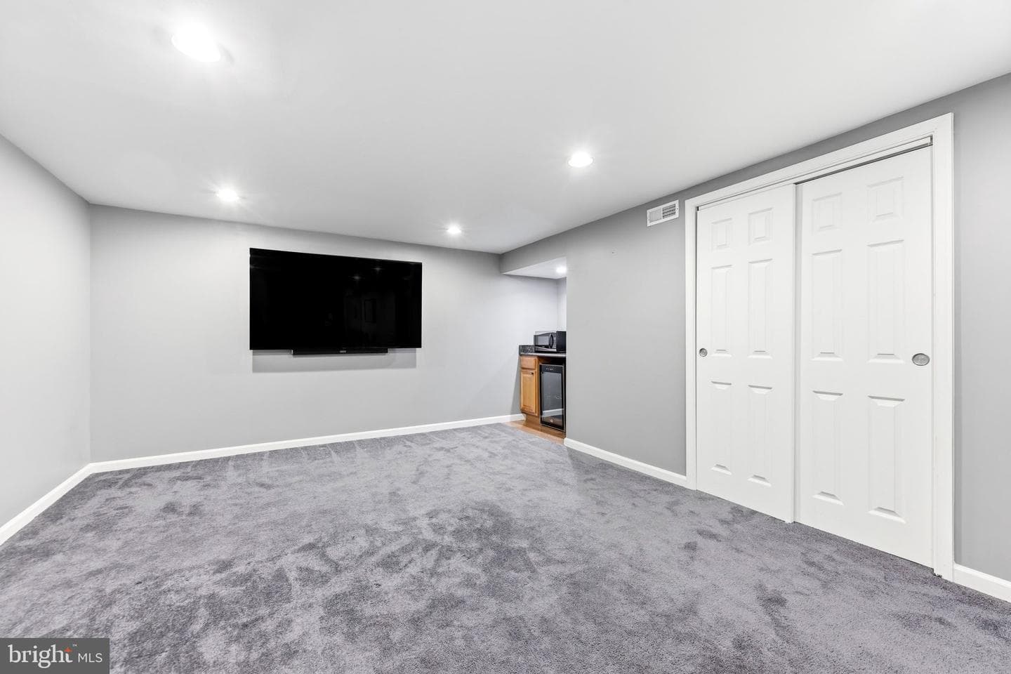 834 Crystal Palace Court photo 61