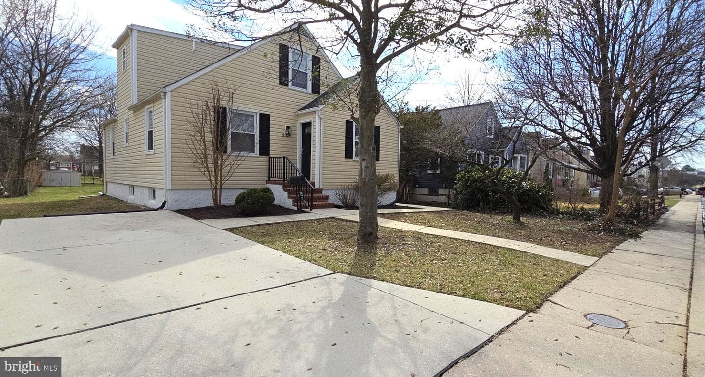 2329 Foster Avenue photo 2