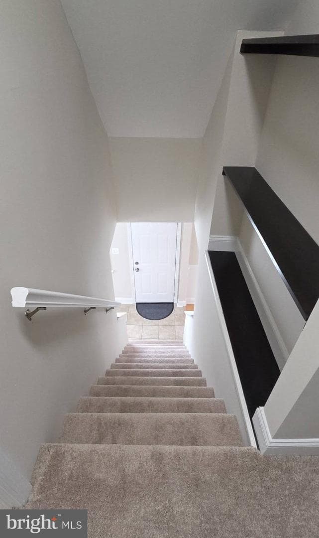 2329 Foster Avenue photo 27