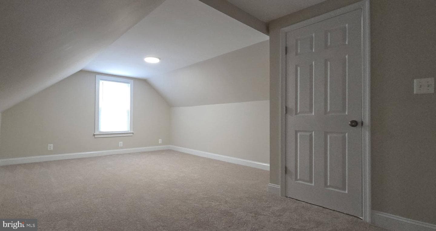 2329 Foster Avenue photo 28