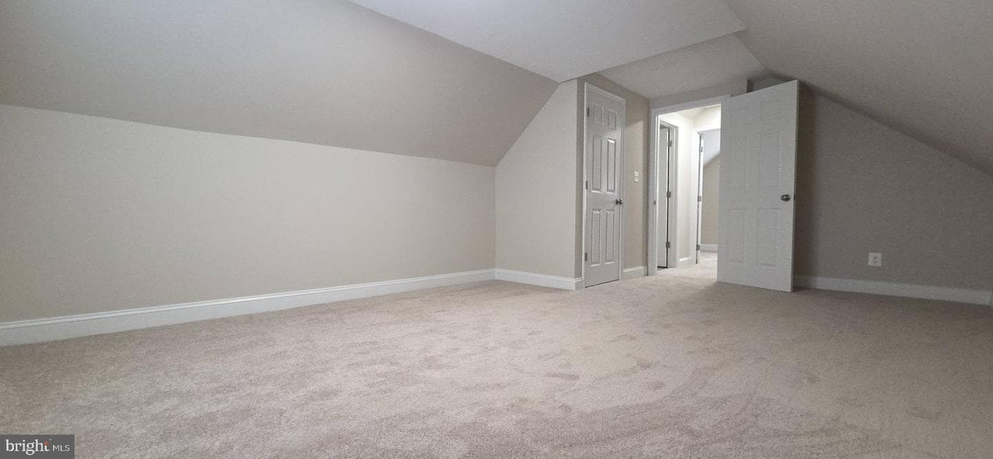 2329 Foster Avenue photo 29