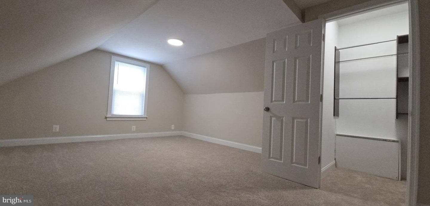 2329 Foster Avenue photo 31