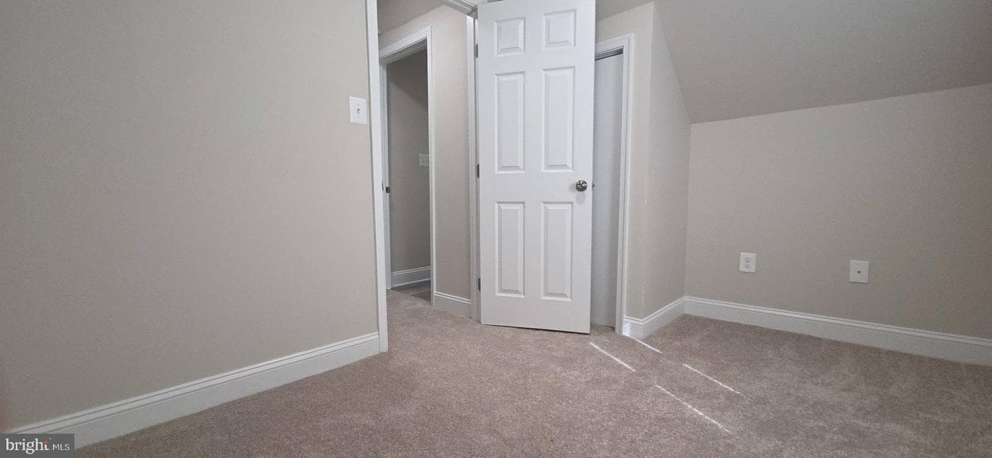 2329 Foster Avenue photo 35