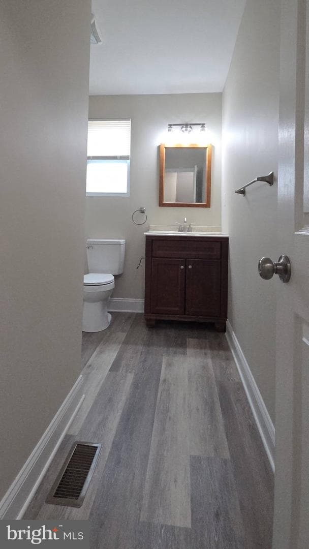 2329 Foster Avenue photo 36