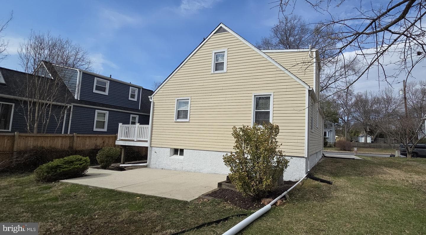 2329 Foster Avenue photo 5