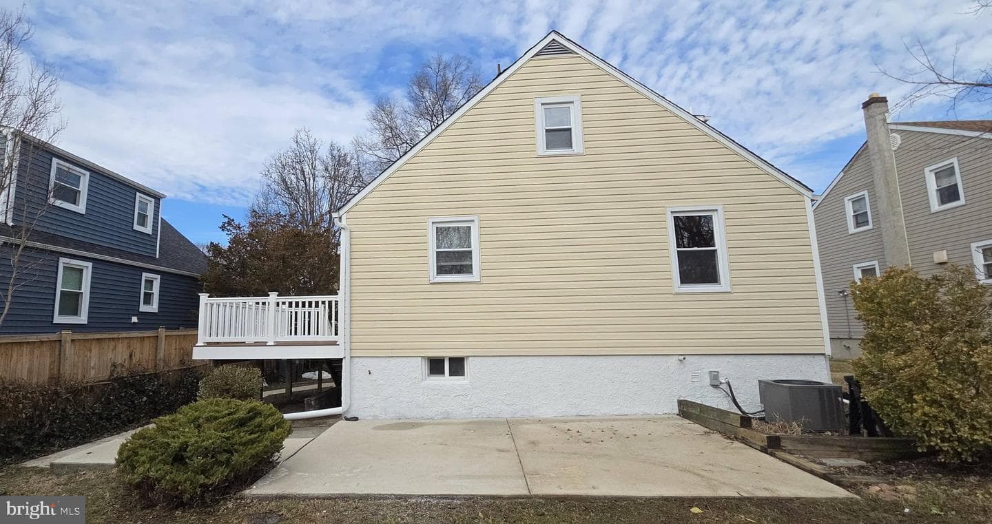 2329 Foster Avenue photo 6