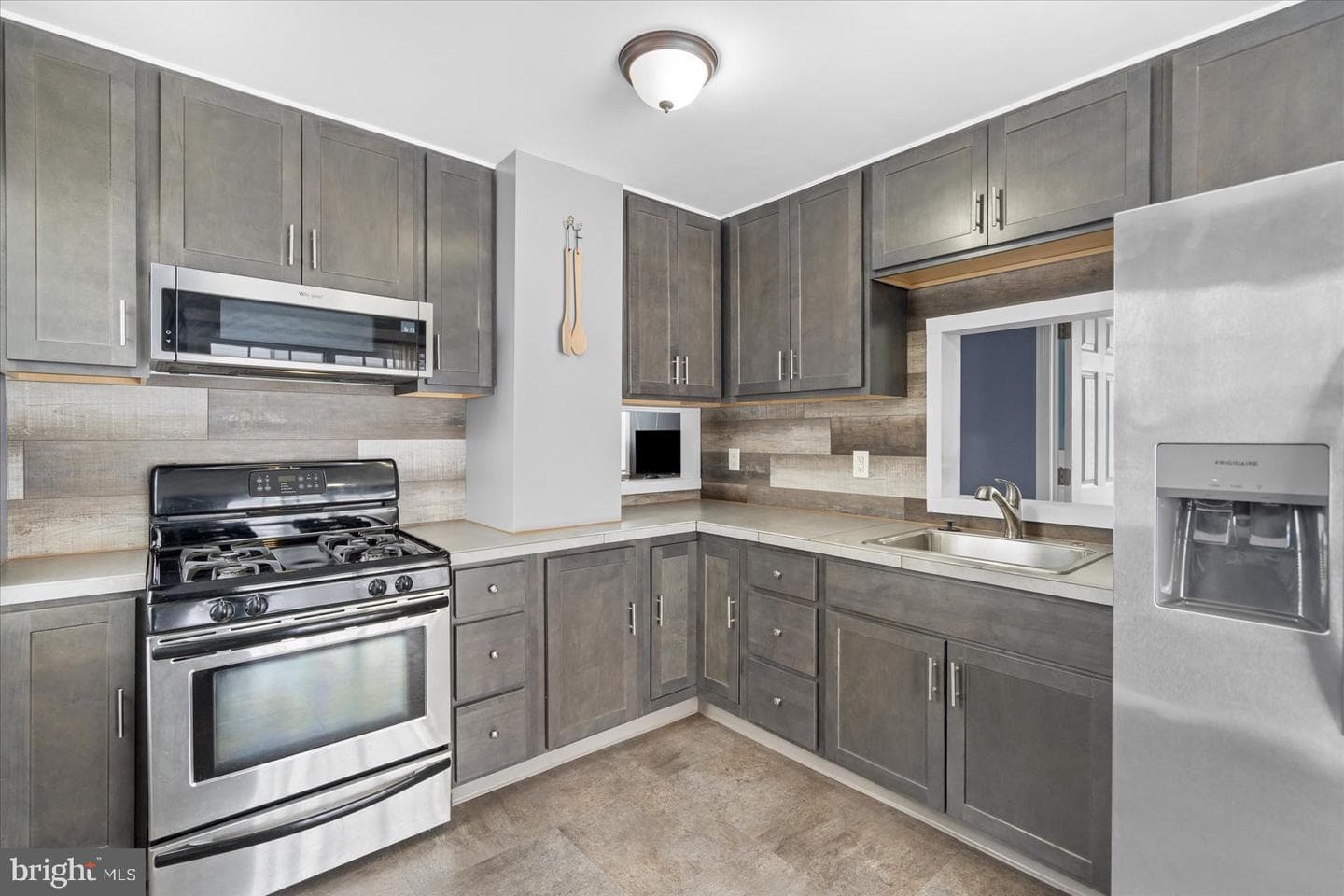 1818 Maxwell Avenue photo 15