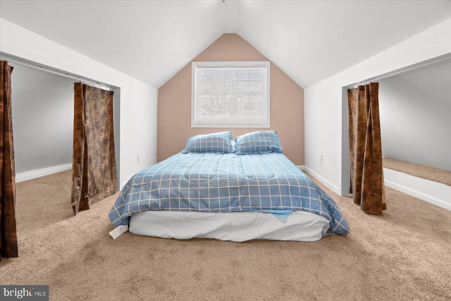 1818 Maxwell Avenue photo 22