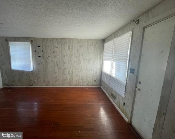 7746 Eastdale Road photo 3