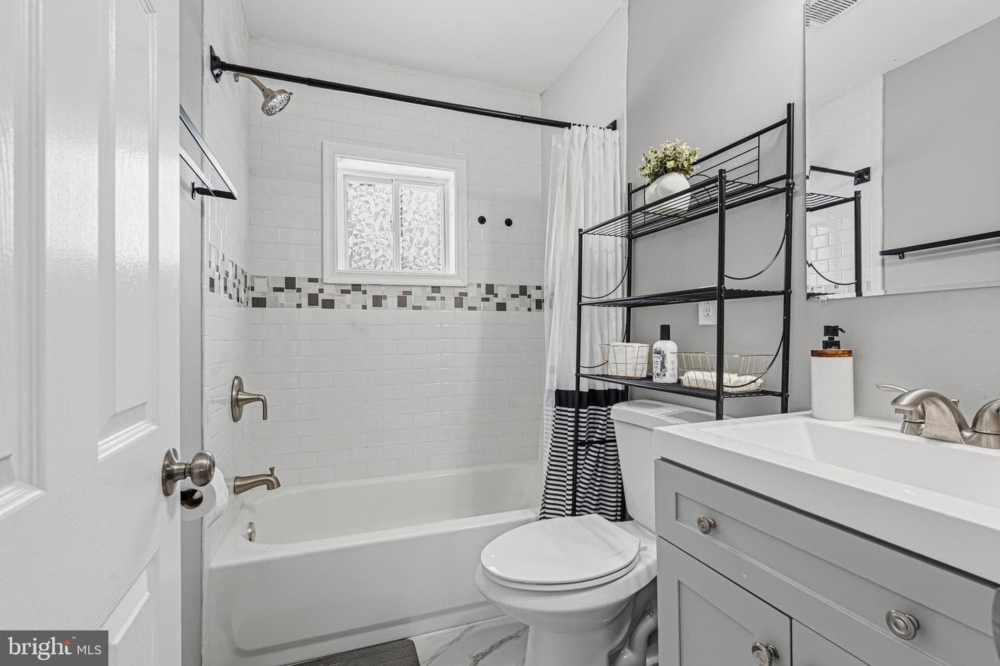 13 Virginia Avenue photo 18