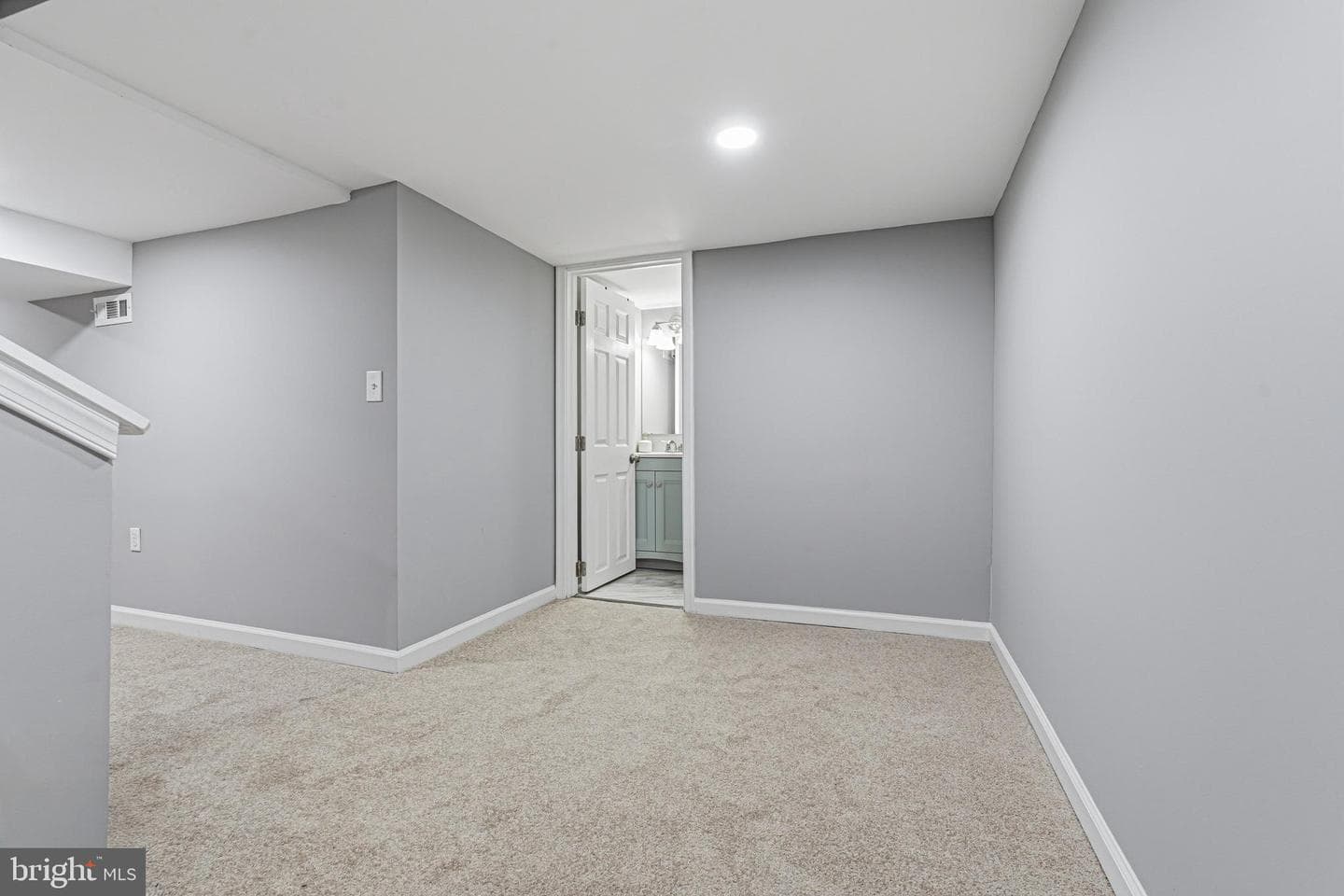 13 Virginia Avenue photo 22
