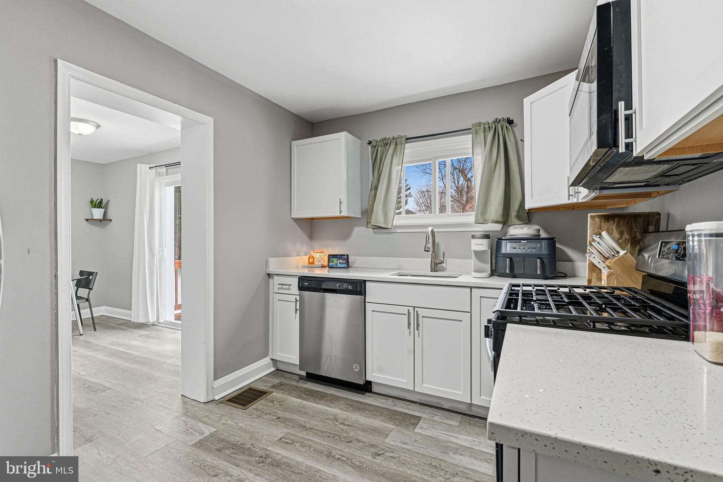13 Virginia Avenue photo 8