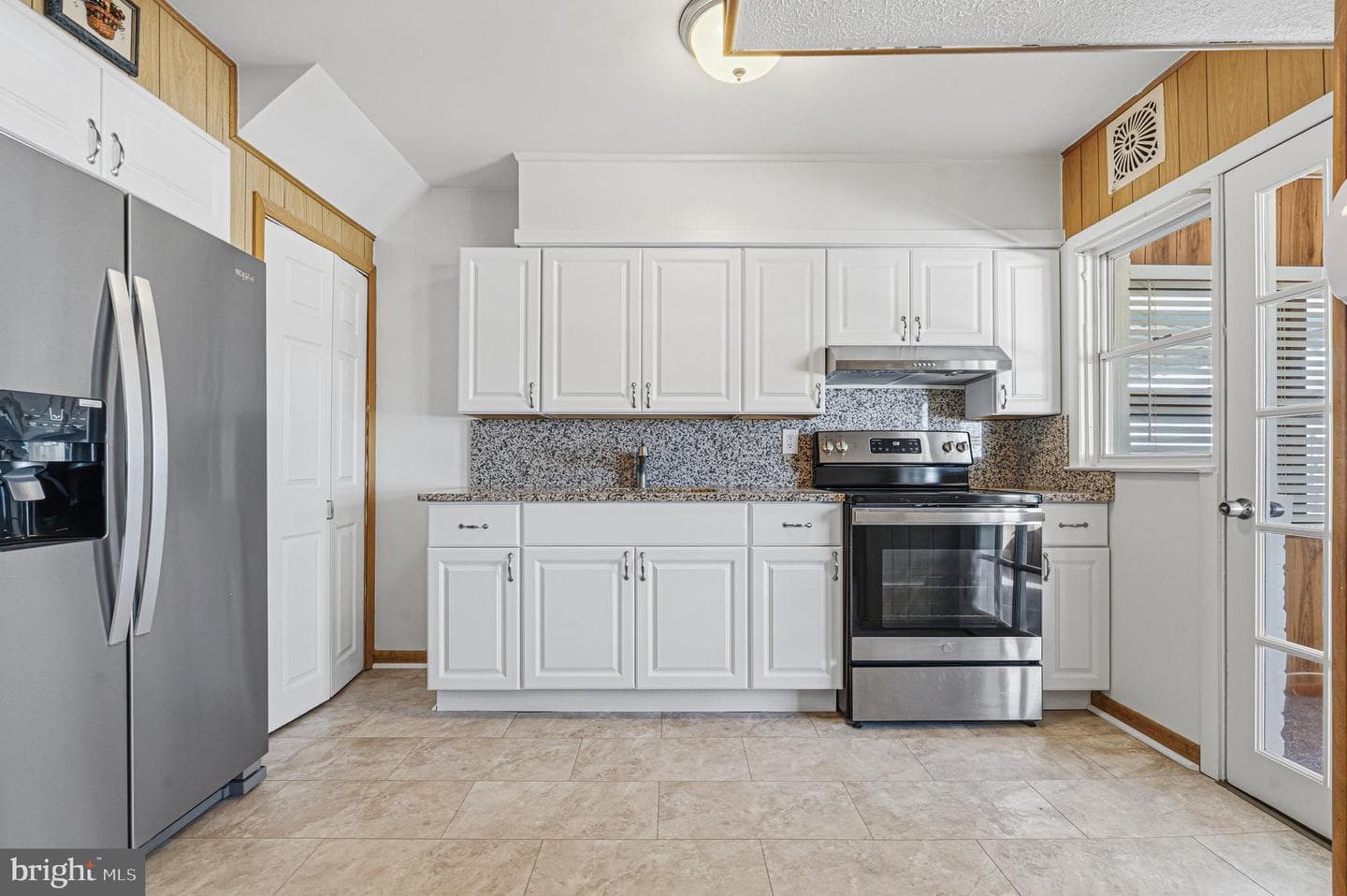 2734 Plainfield Road photo 11