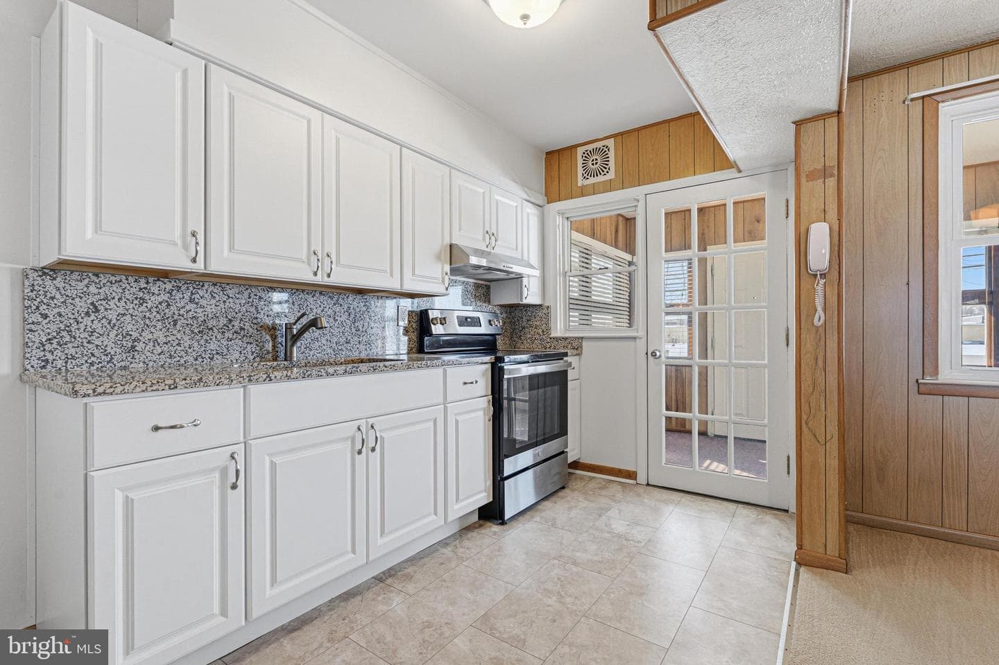 2734 Plainfield Road photo 13