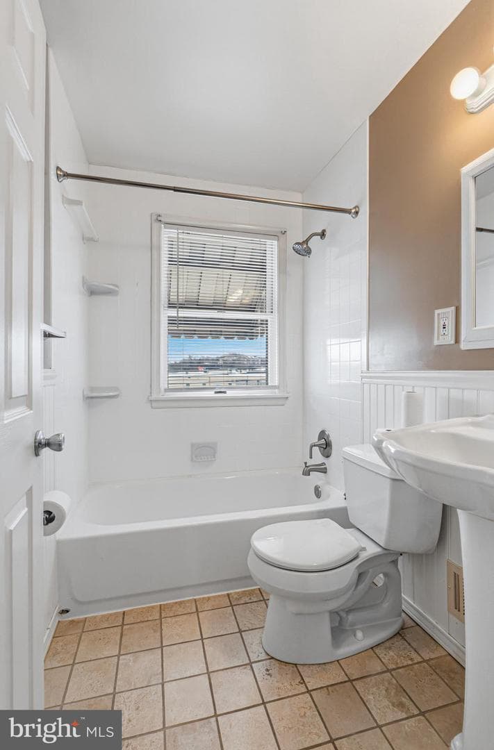 2734 Plainfield Road photo 28