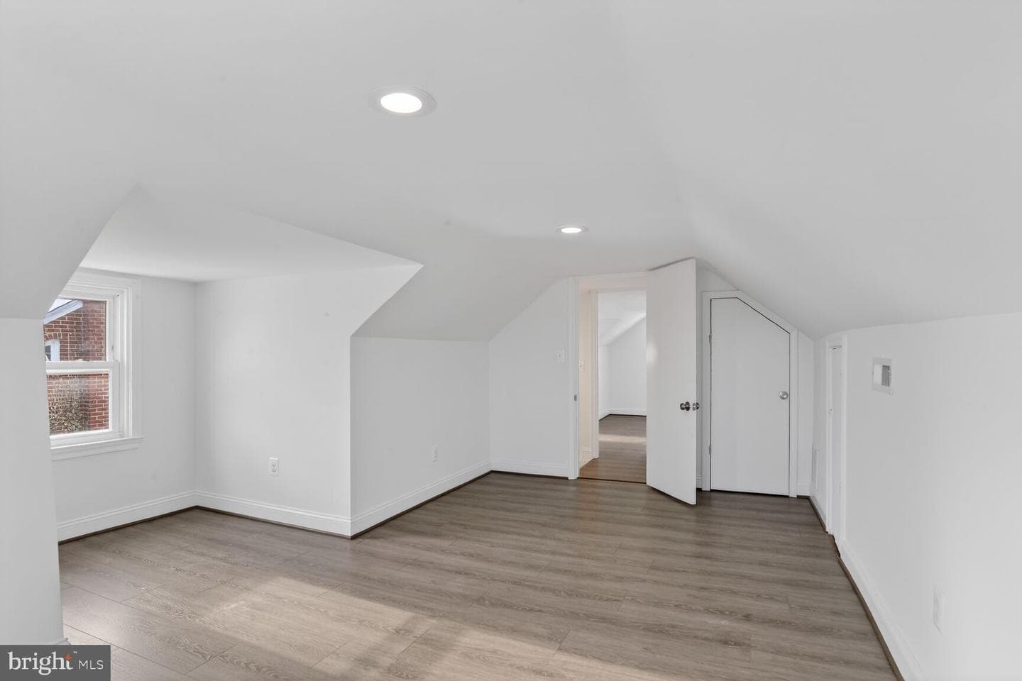 2932 Manns Avenue photo 11