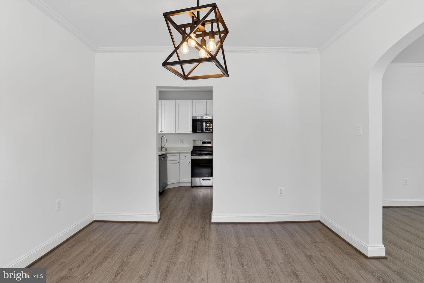 2932 Manns Avenue photo 18
