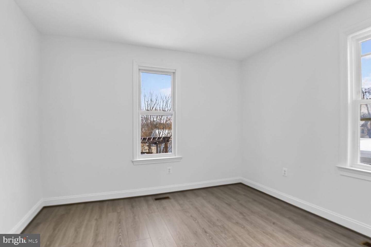2932 Manns Avenue photo 21