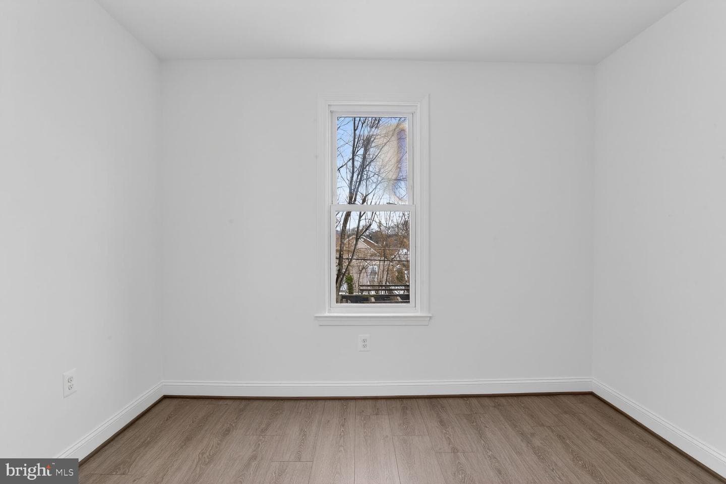 2932 Manns Avenue photo 8