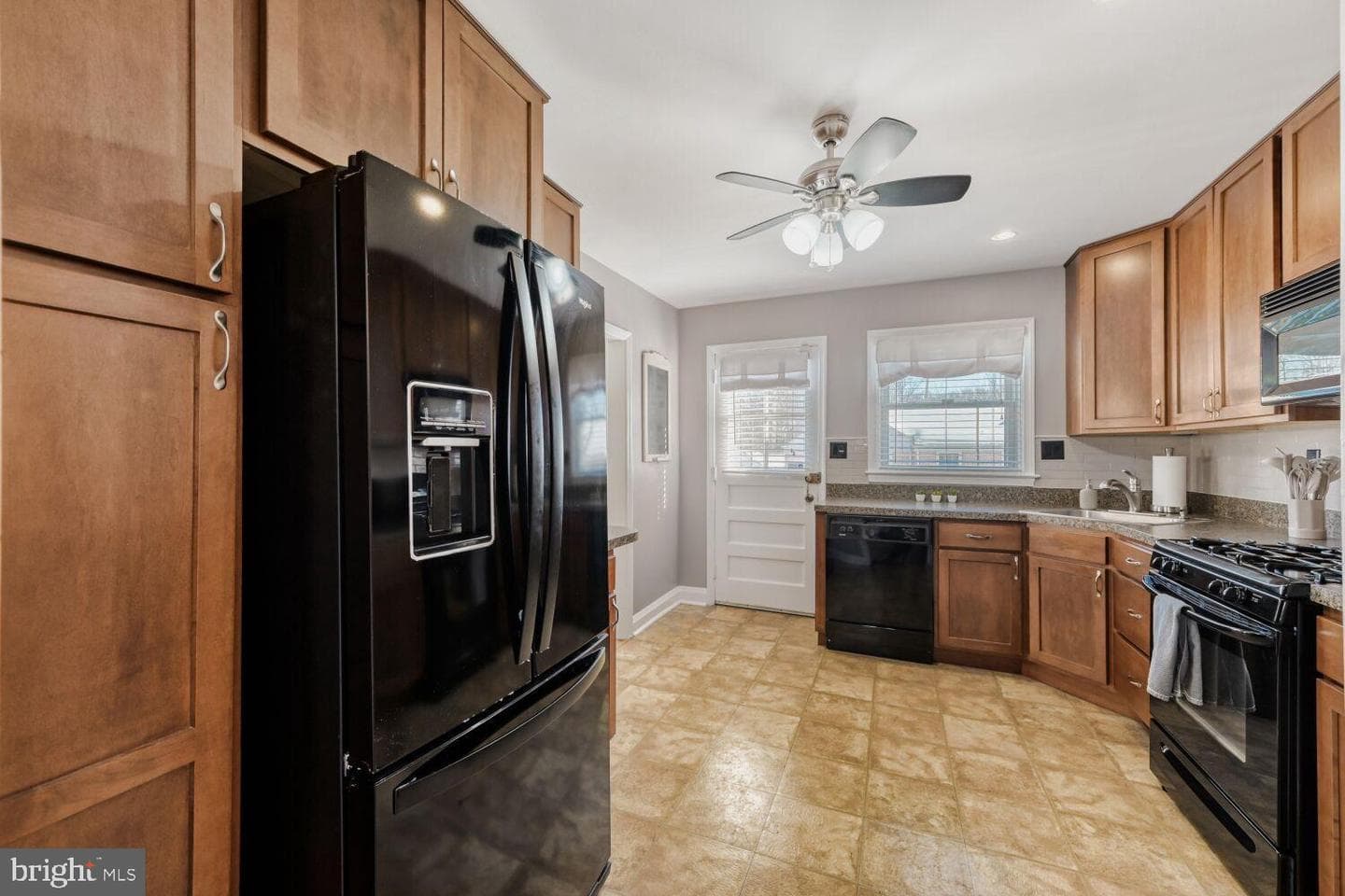 8127 Glen Gary Road photo 13