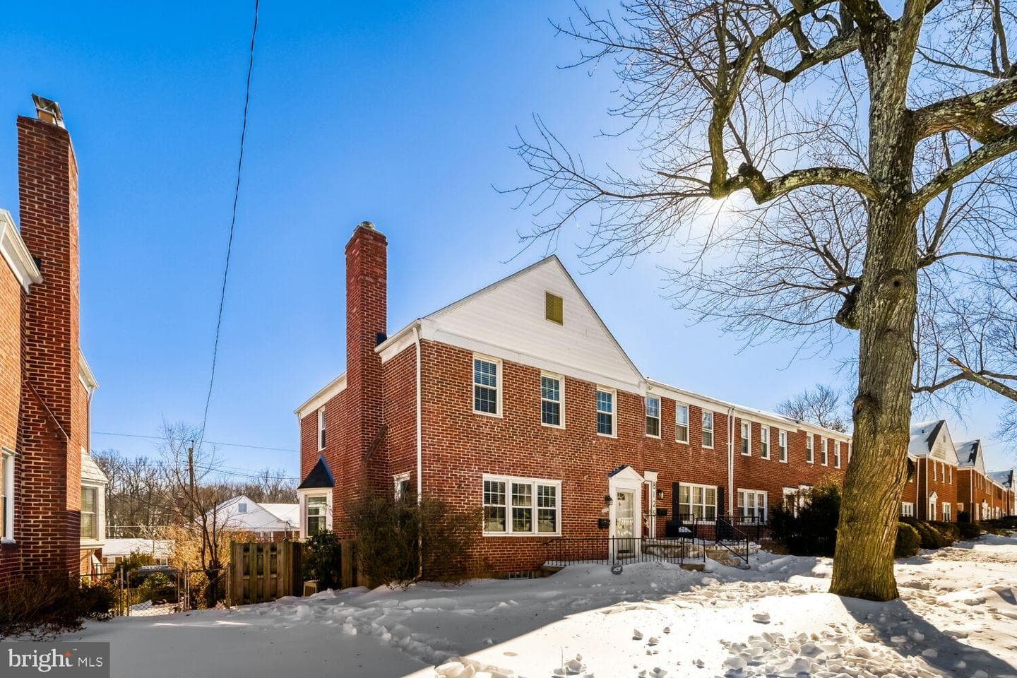 8127 Glen Gary Road photo 2