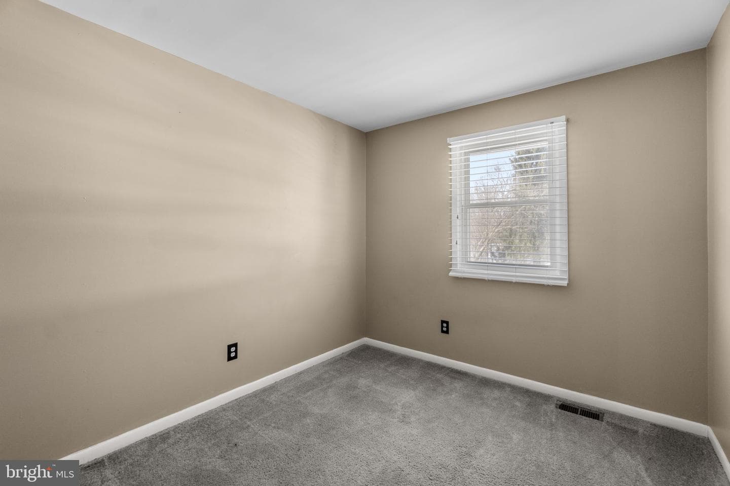 241 Cedarmere Circle photo 15