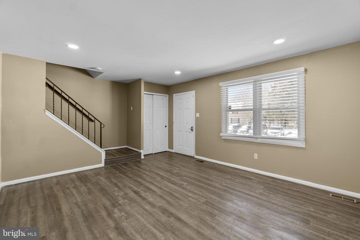 241 Cedarmere Circle photo 4