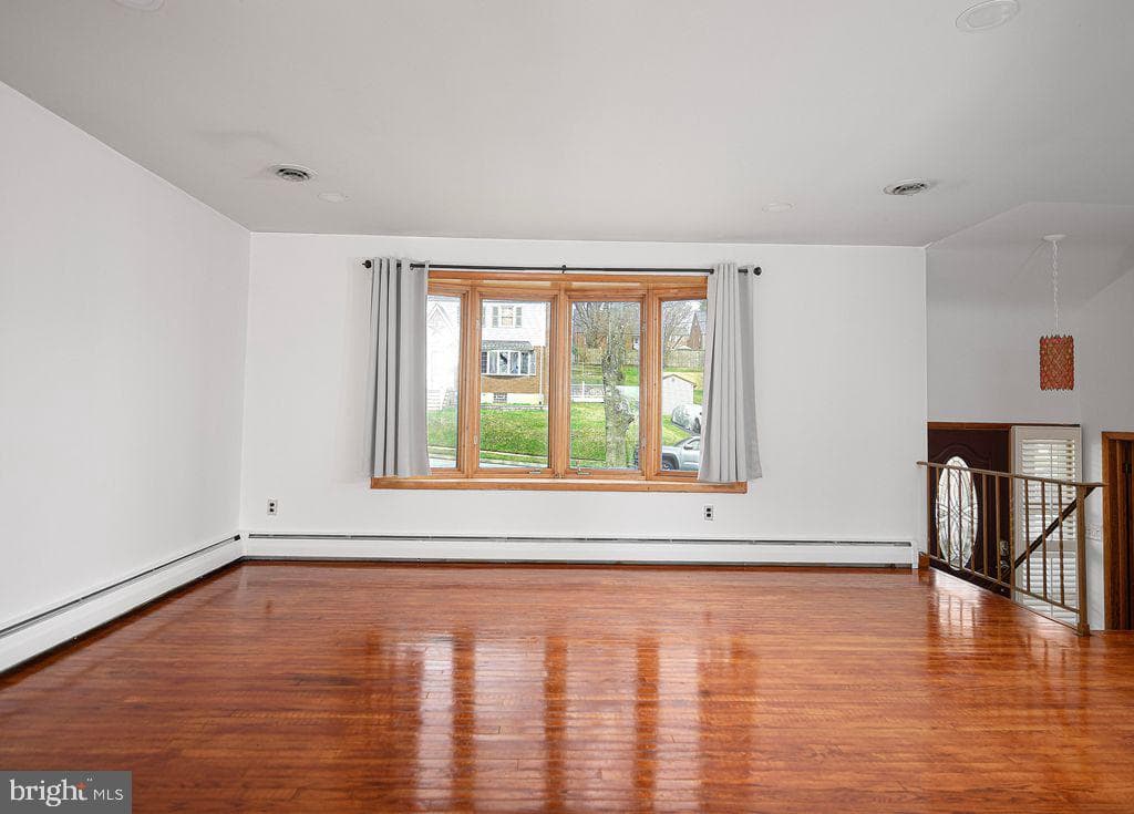 8007 Sagramore Road photo 5