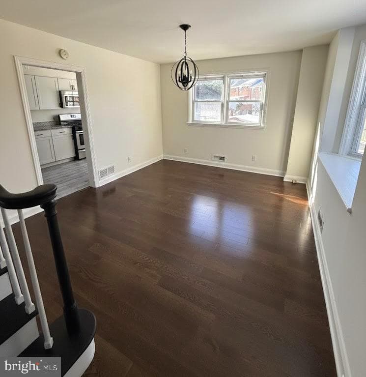 1102 Harwall photo 9