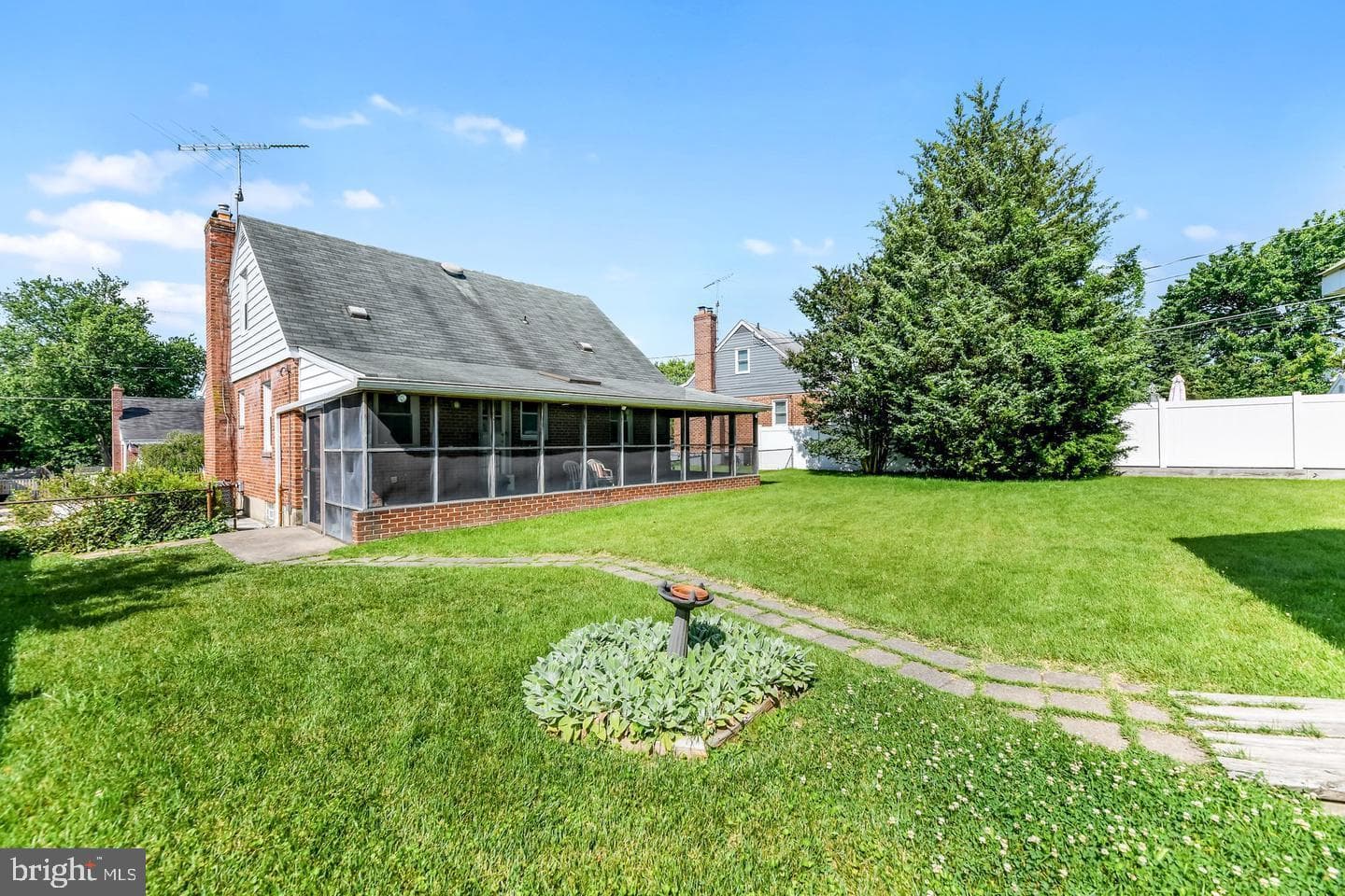 2812 5th Avenue photo 2
