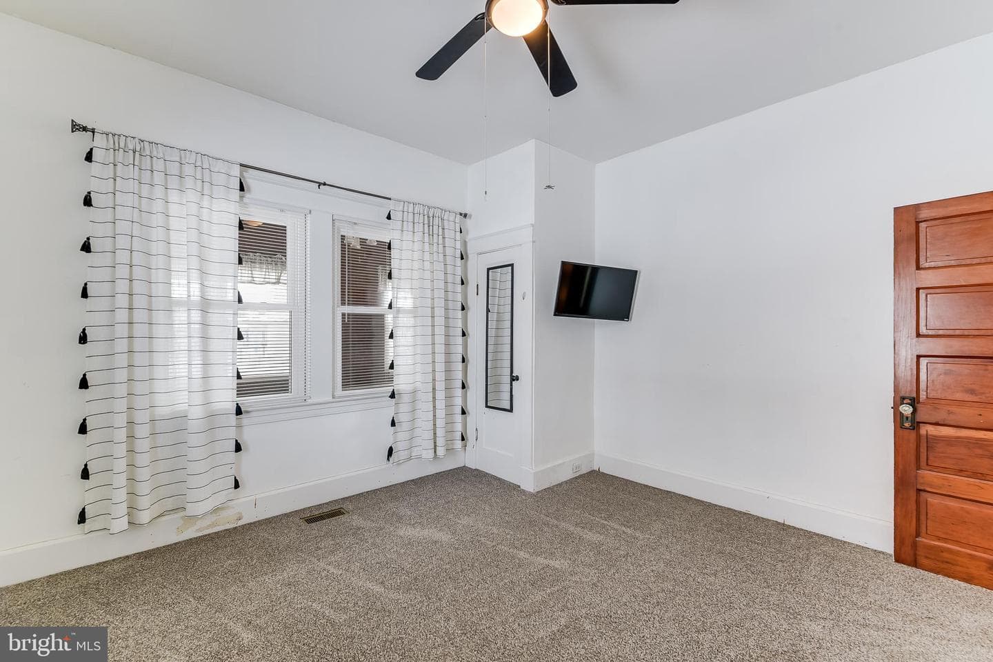 1502 Vesper Avenue photo 17