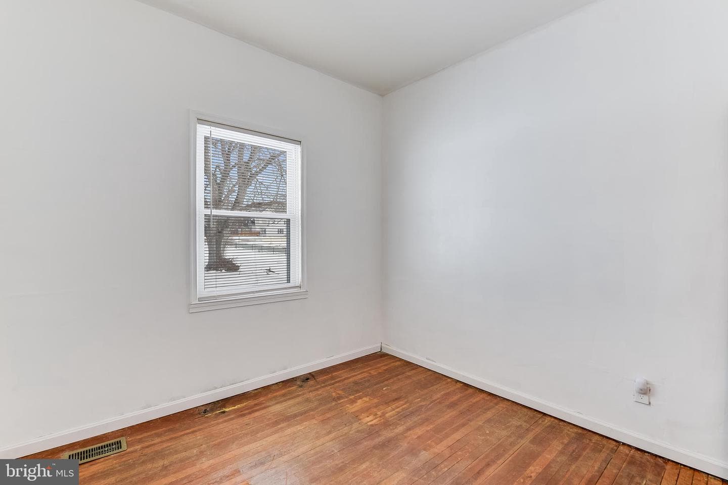 1502 Vesper Avenue photo 21