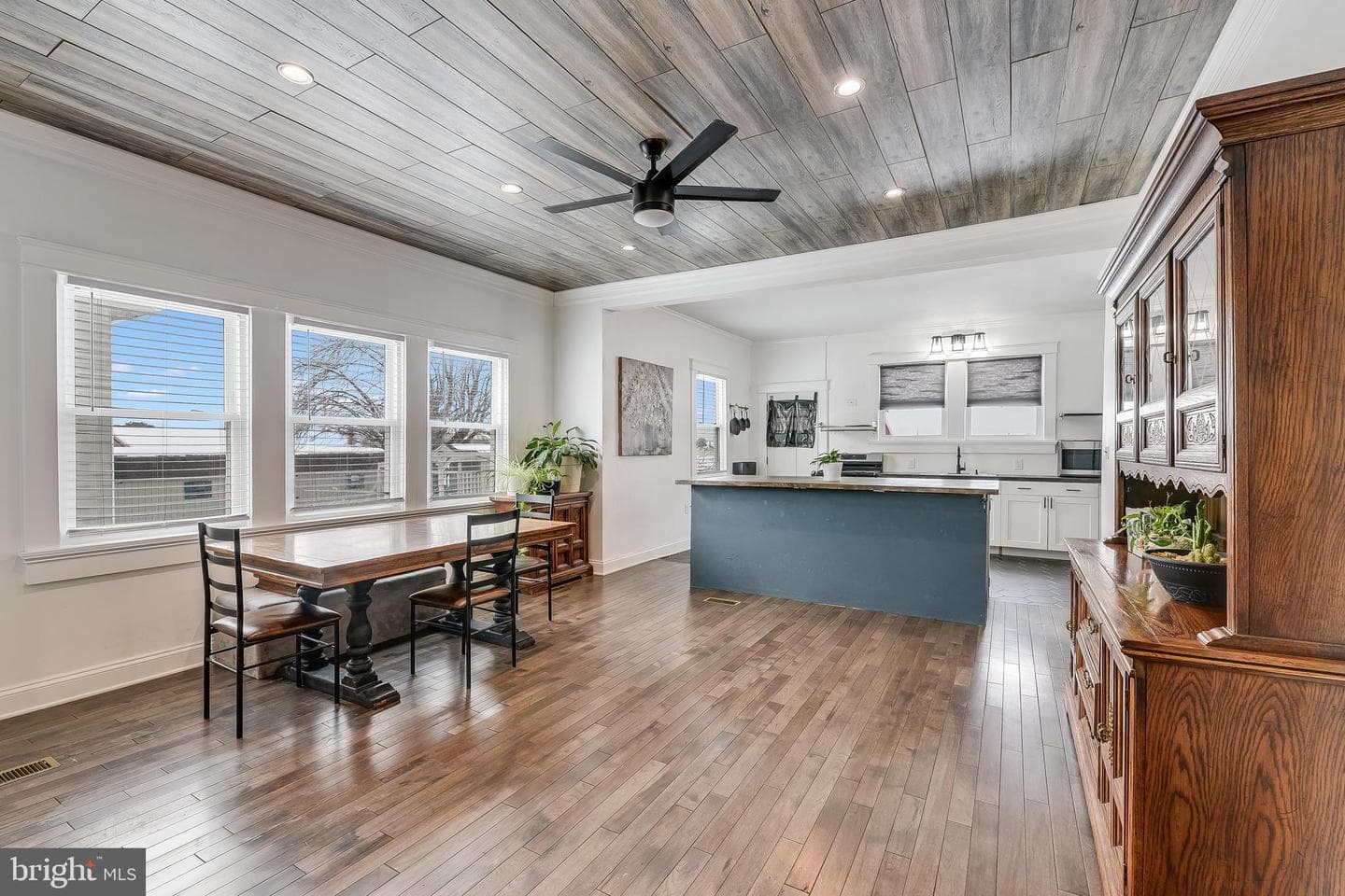 1502 Vesper Avenue photo 3
