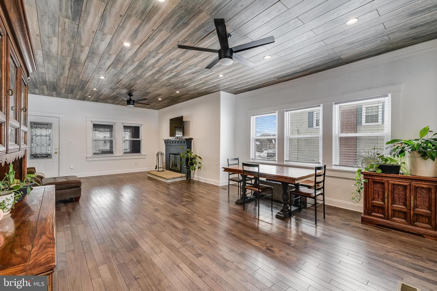 1502 Vesper Avenue photo 9