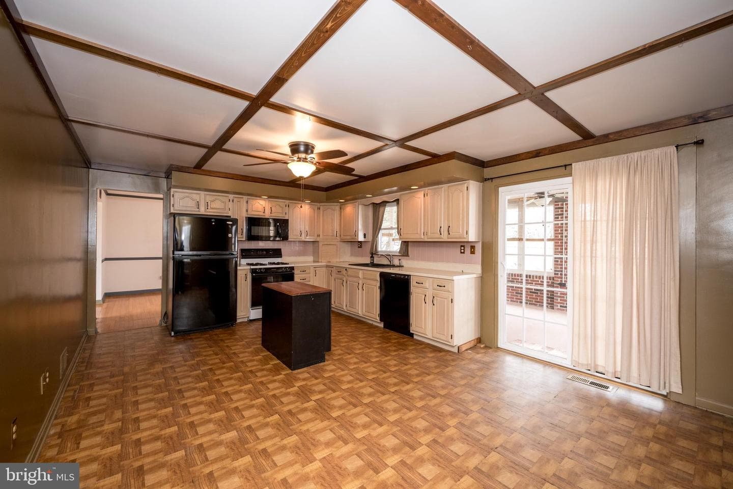 4300 Camellia photo 16