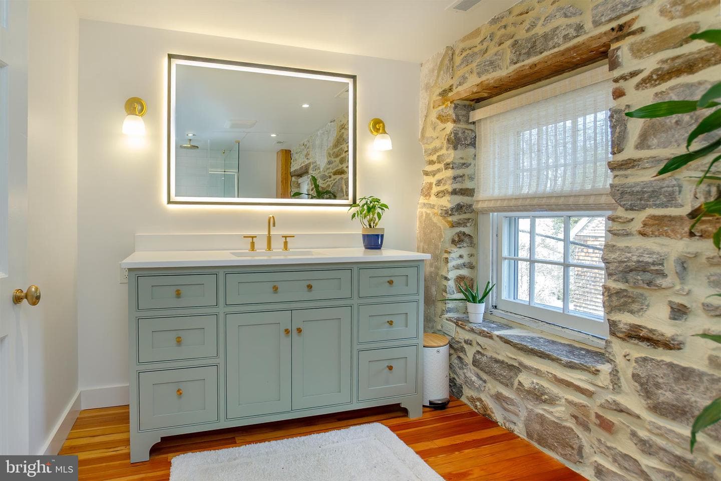 10108 Falls Road photo 16