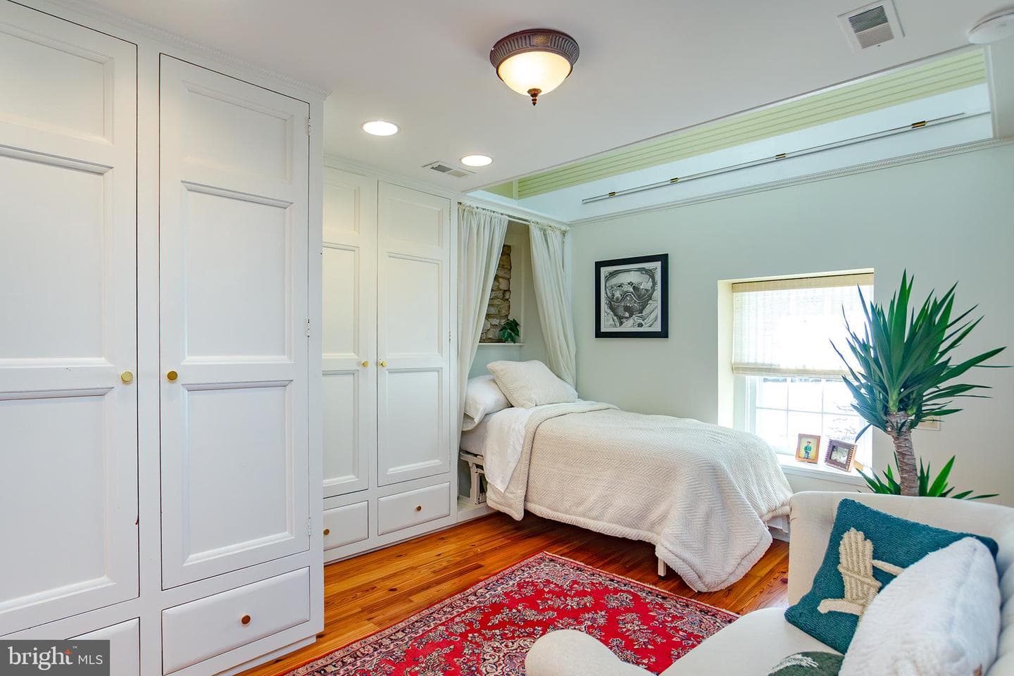 10108 Falls Road photo 25