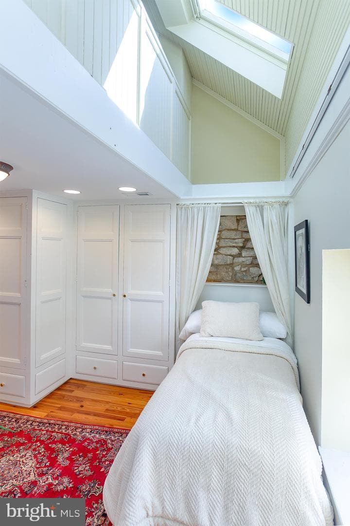 10108 Falls Road photo 27