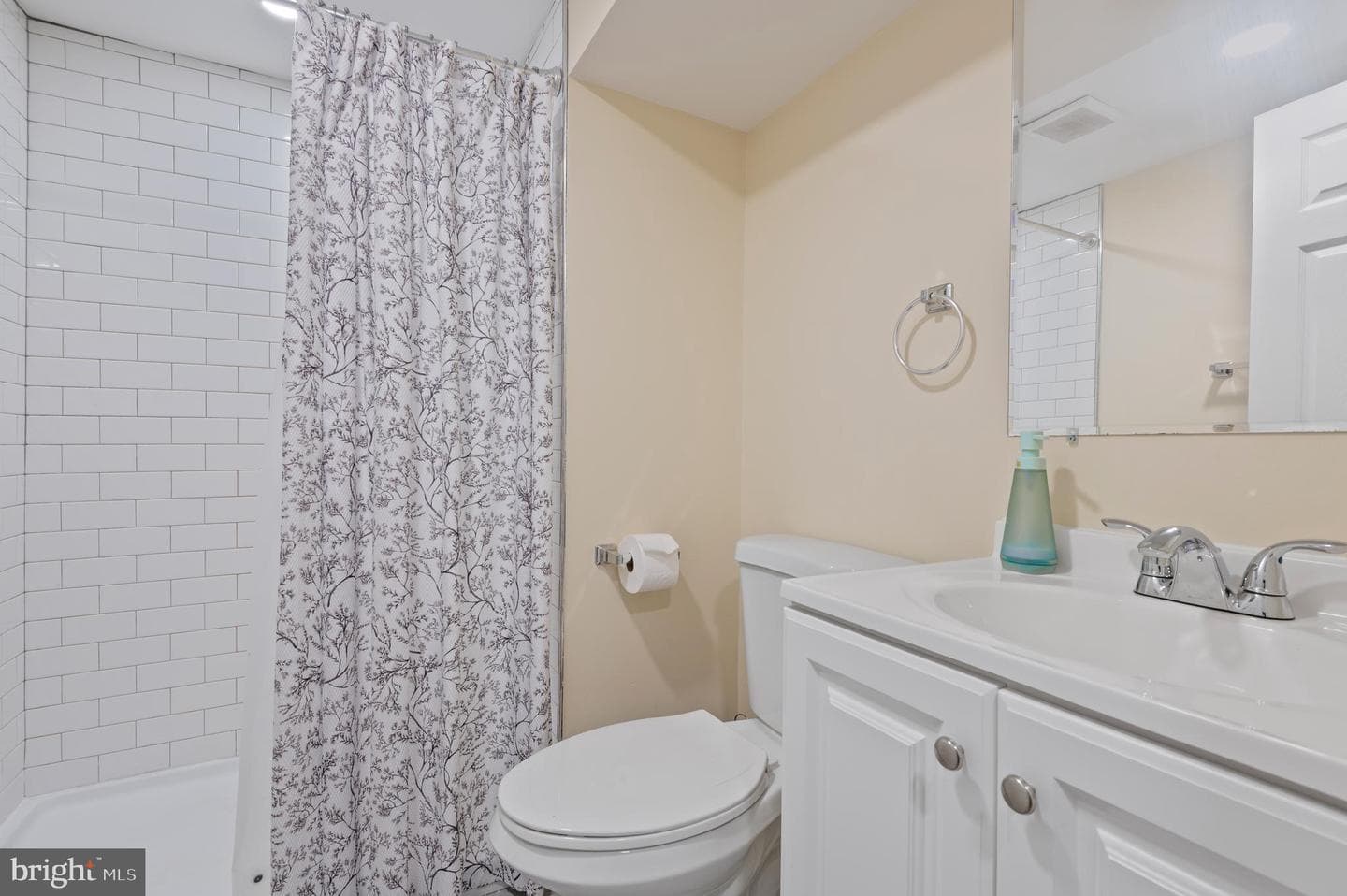 9228 Avondale Road photo 24