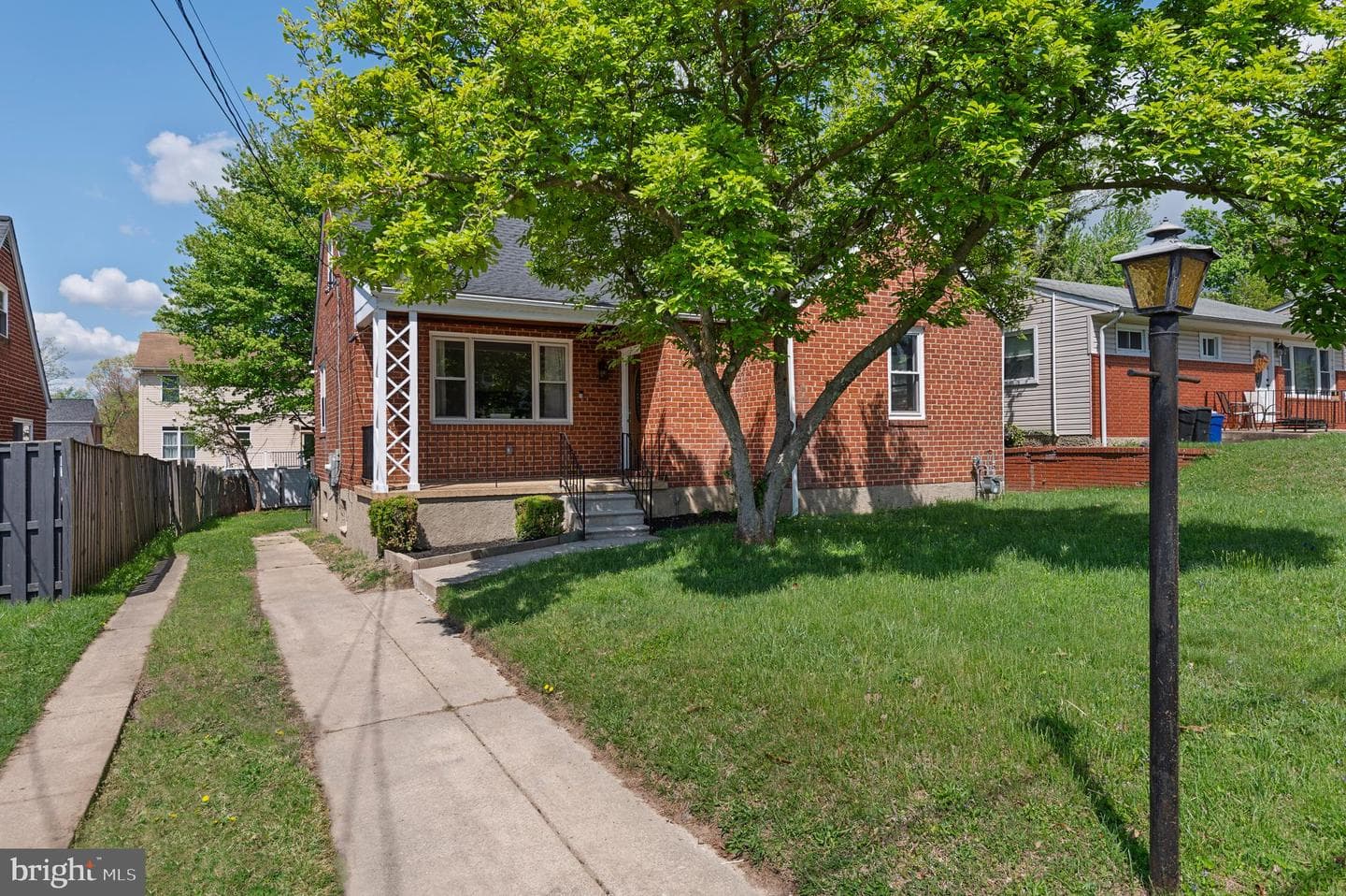 9228 Avondale Road photo 3