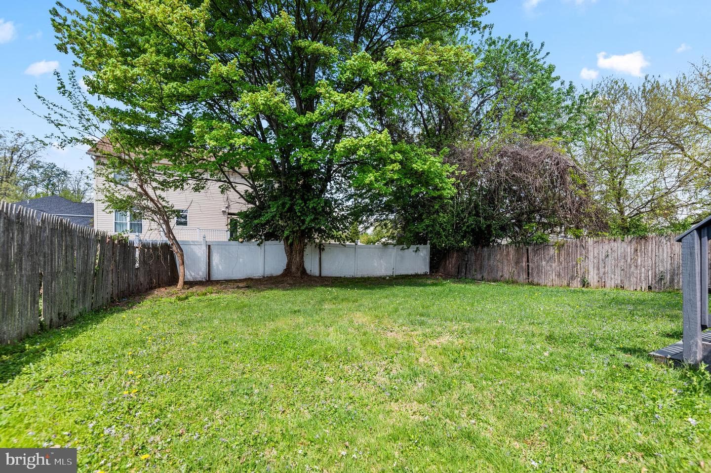 9228 Avondale Road photo 34
