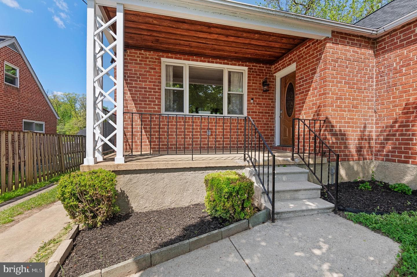 9228 Avondale Road photo 4