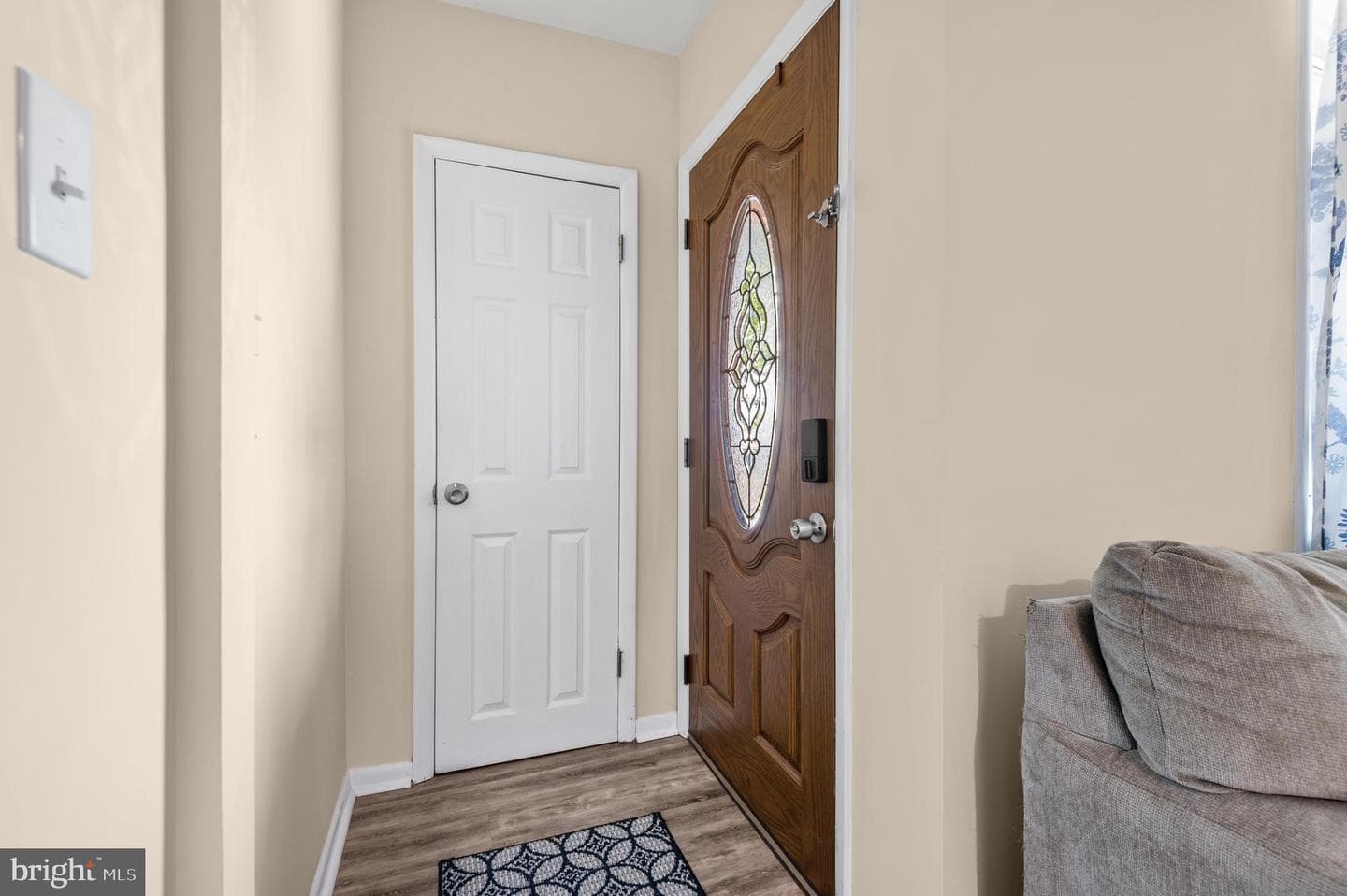 9228 Avondale Road photo 6