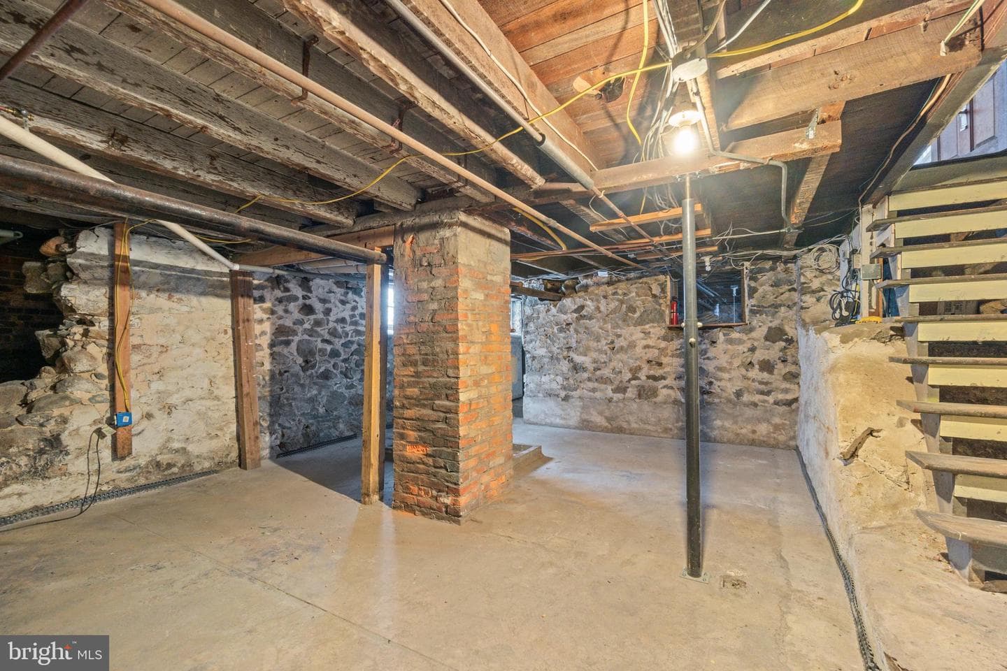 207 Ingleside Avenue photo 26