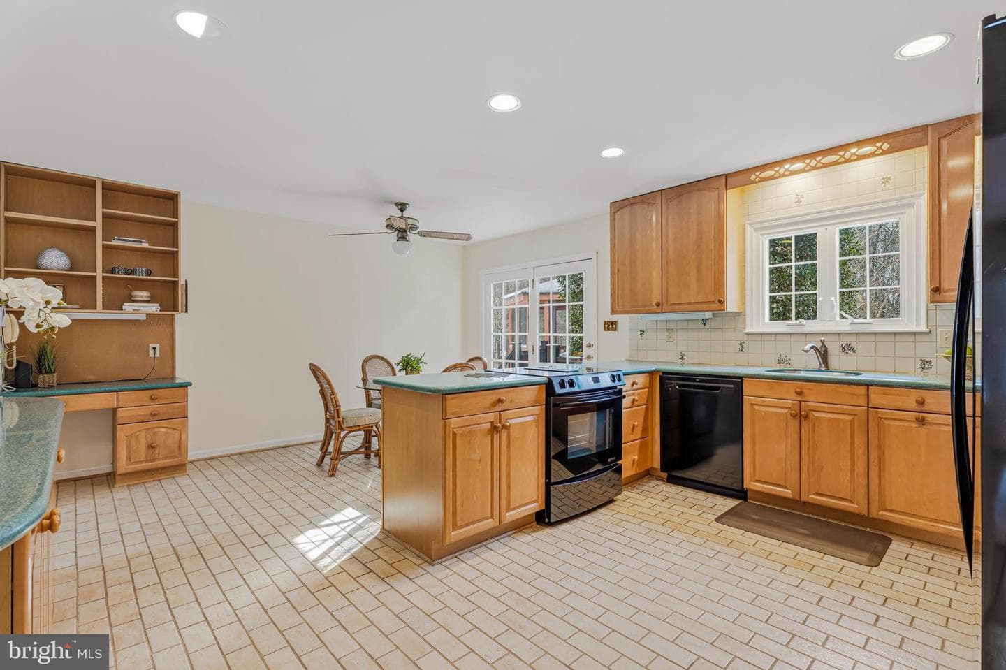 5 Holly Berry Court photo 23