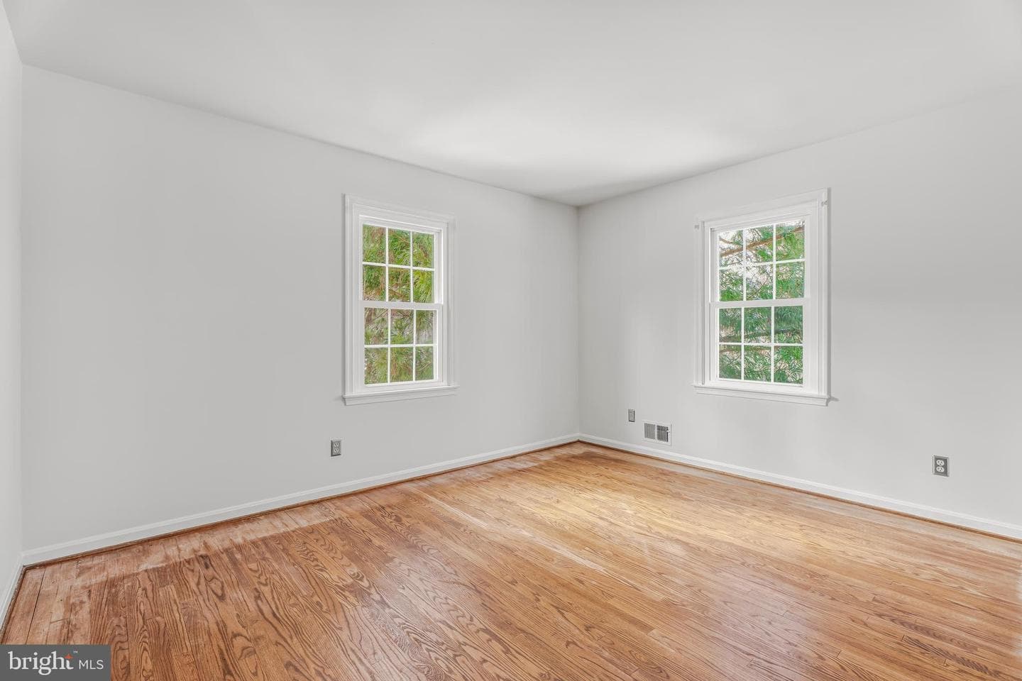 5 Holly Berry Court photo 42
