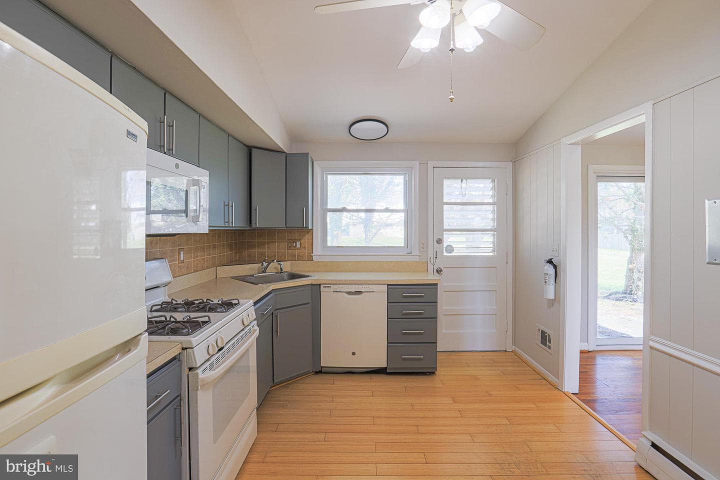 814 Woodglen Place photo 4
