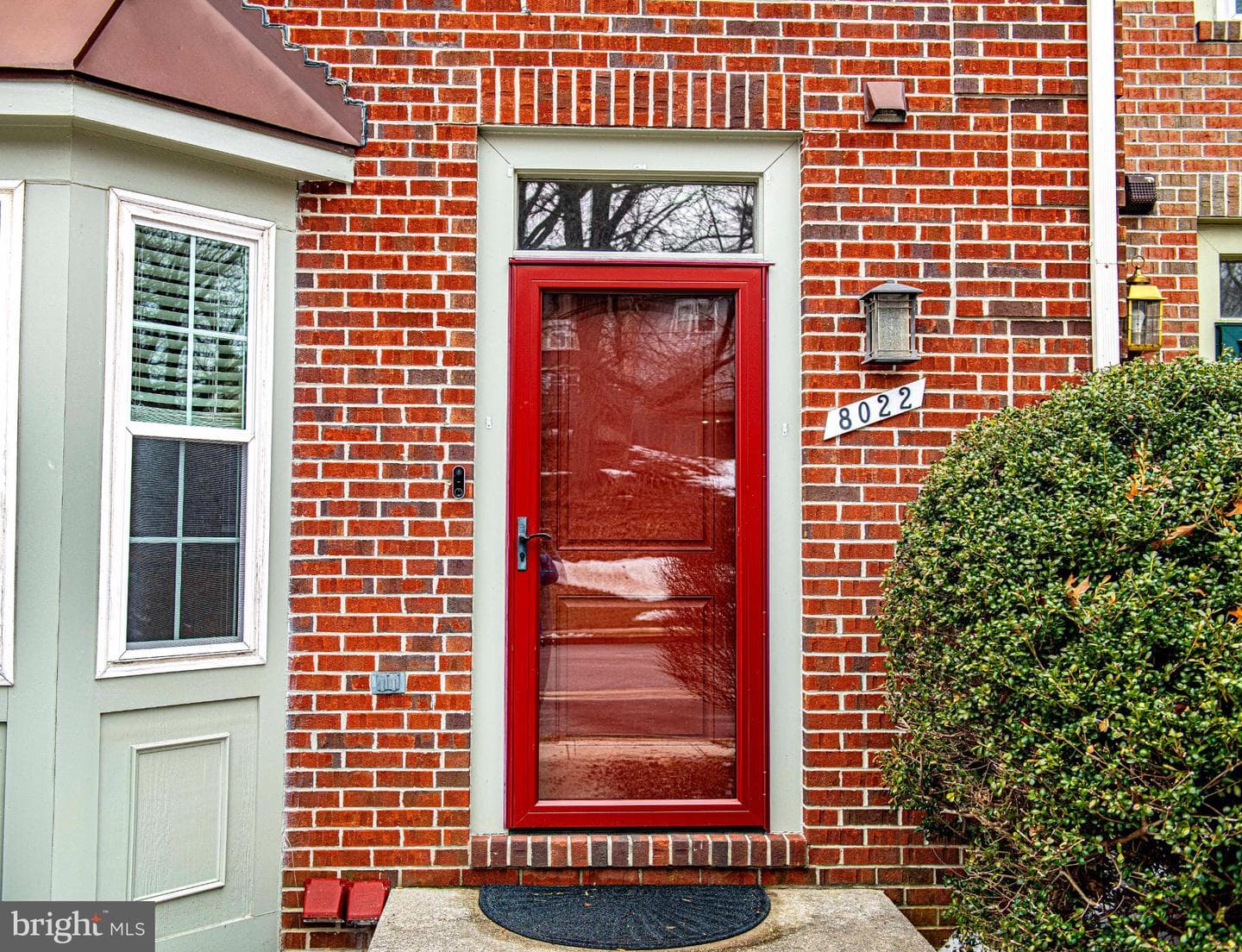 8022 Upperfield Lane photo 4