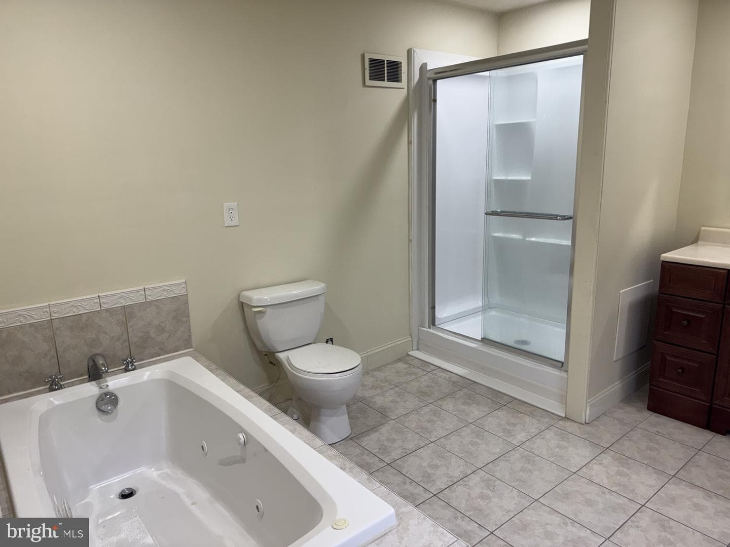 224 E Burke Avenue photo 13
