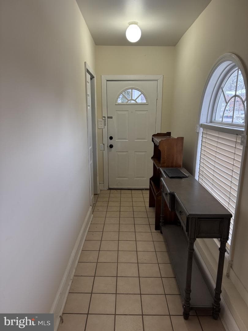 224 E Burke Avenue photo 16